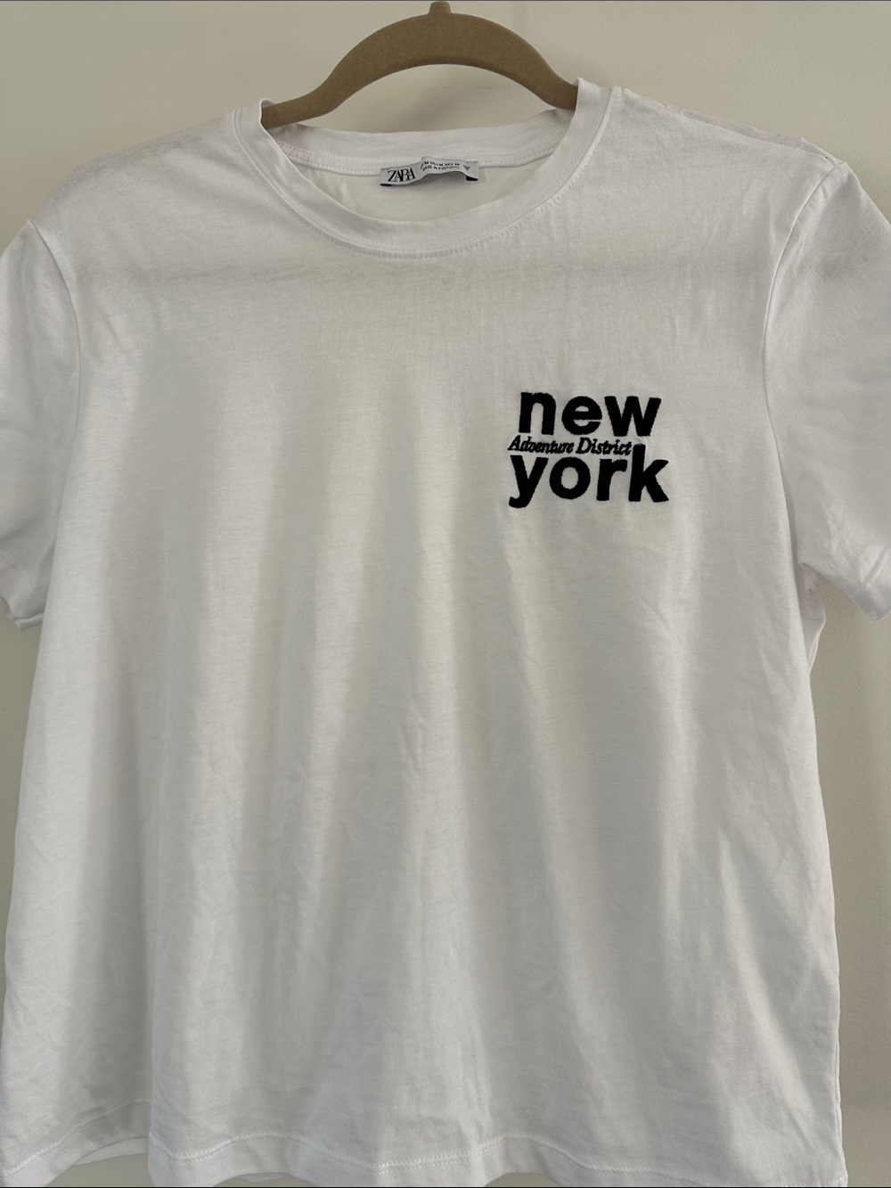 Zara White Short‑Sleeve Tee with Black "New York" Chest Embroidery